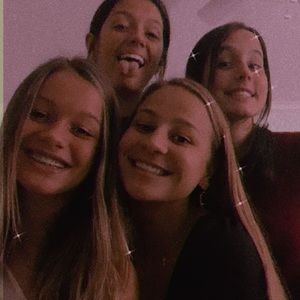 Meet your Posher, Caroline